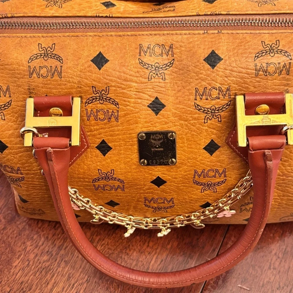 MCM AUTHENTIC EUC BOSTON ICONIC MONOGRAM LOGO CROSSBODY BAG COA & SERIAL NUMBER